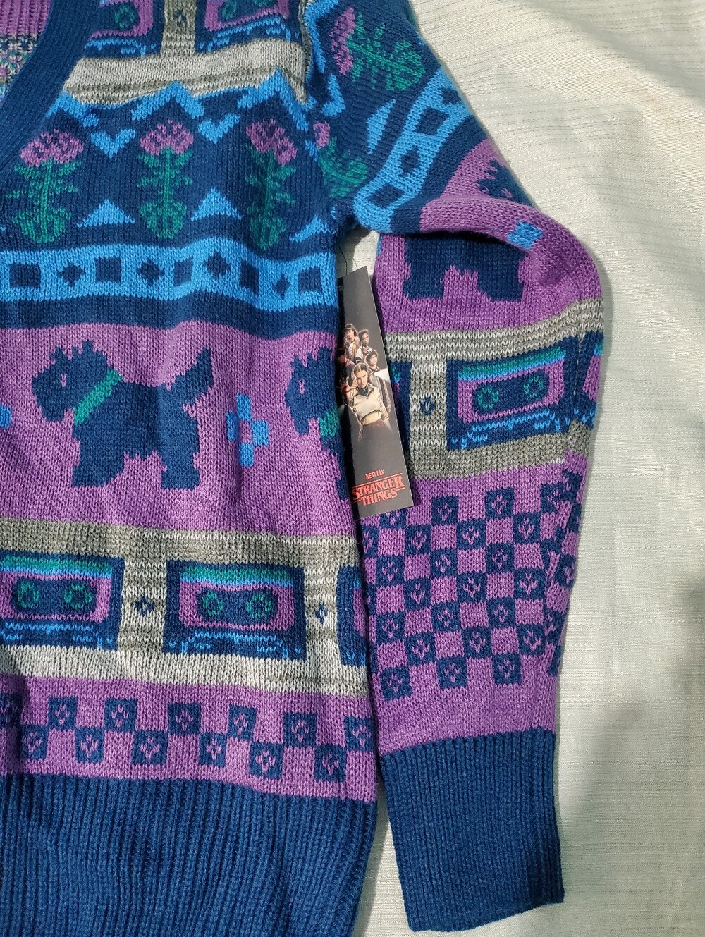 Stranger Things Cardigan - Picture 3 of 7